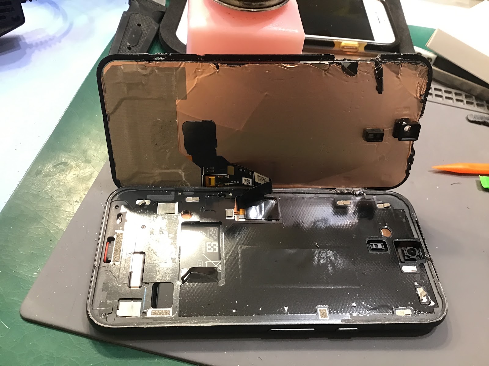 Pixel8aのバッテリー交換ならデータそのまま修理可能なスマホ修理工房セレオ甲府店へ！